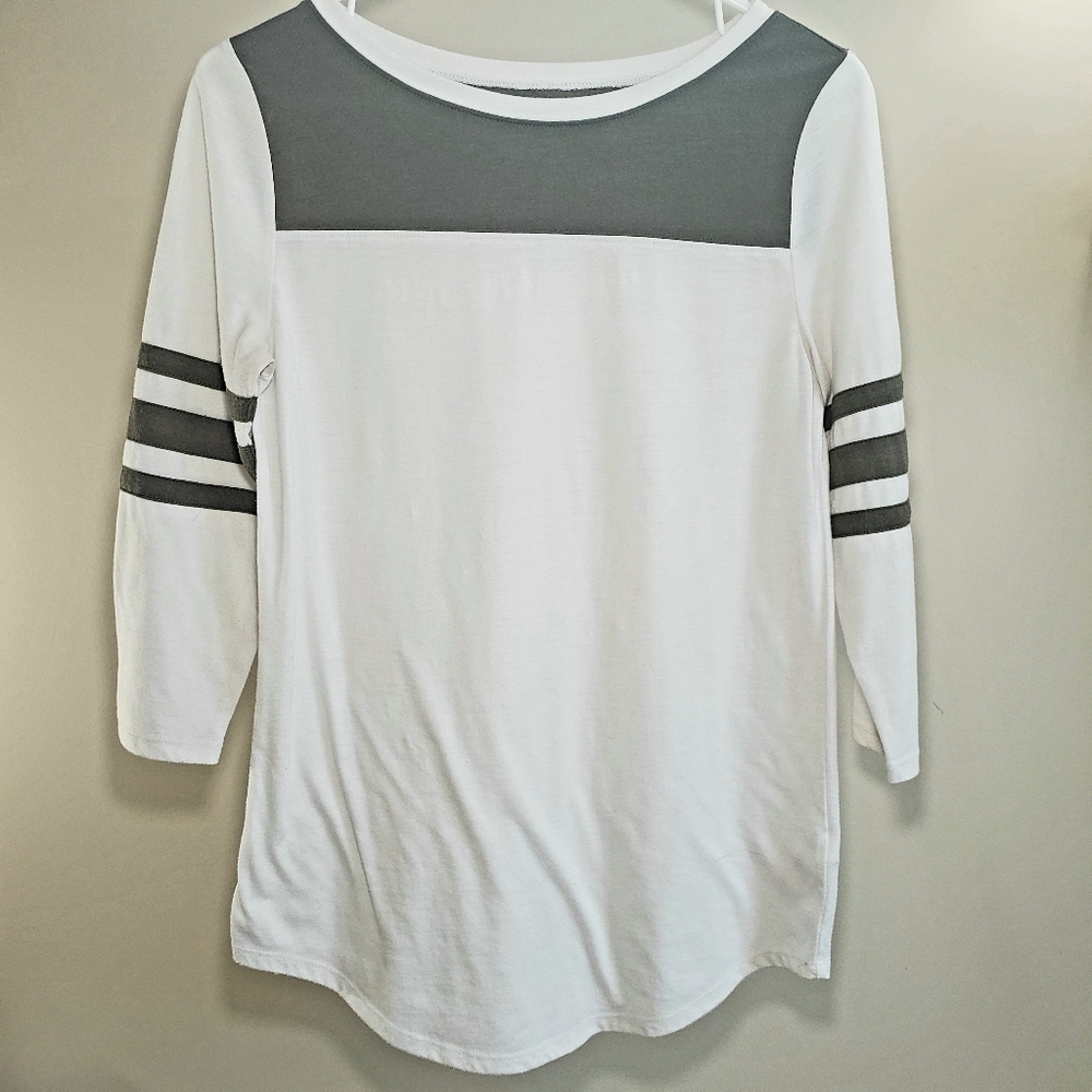 Green and White Arizona Jean Co. 3/4 Baseball Tee